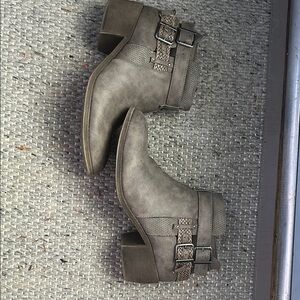 Women's Gray Ankle Boots
